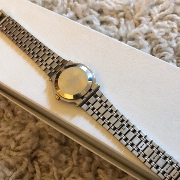 Original Vintage two toned Gucci collectors watch item - Picture 4 of 4